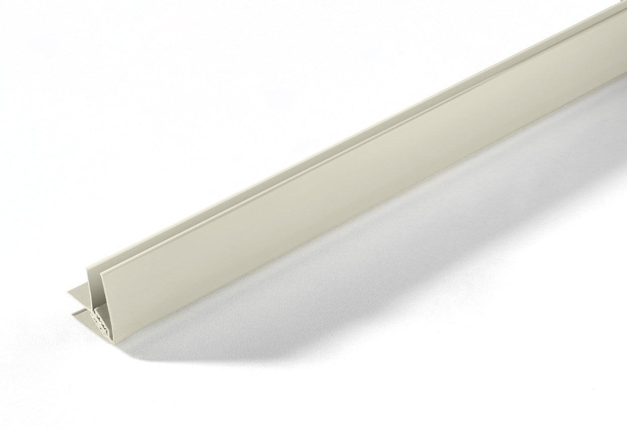 Profil d'angle en PVC pour lambris 8 mm épais.