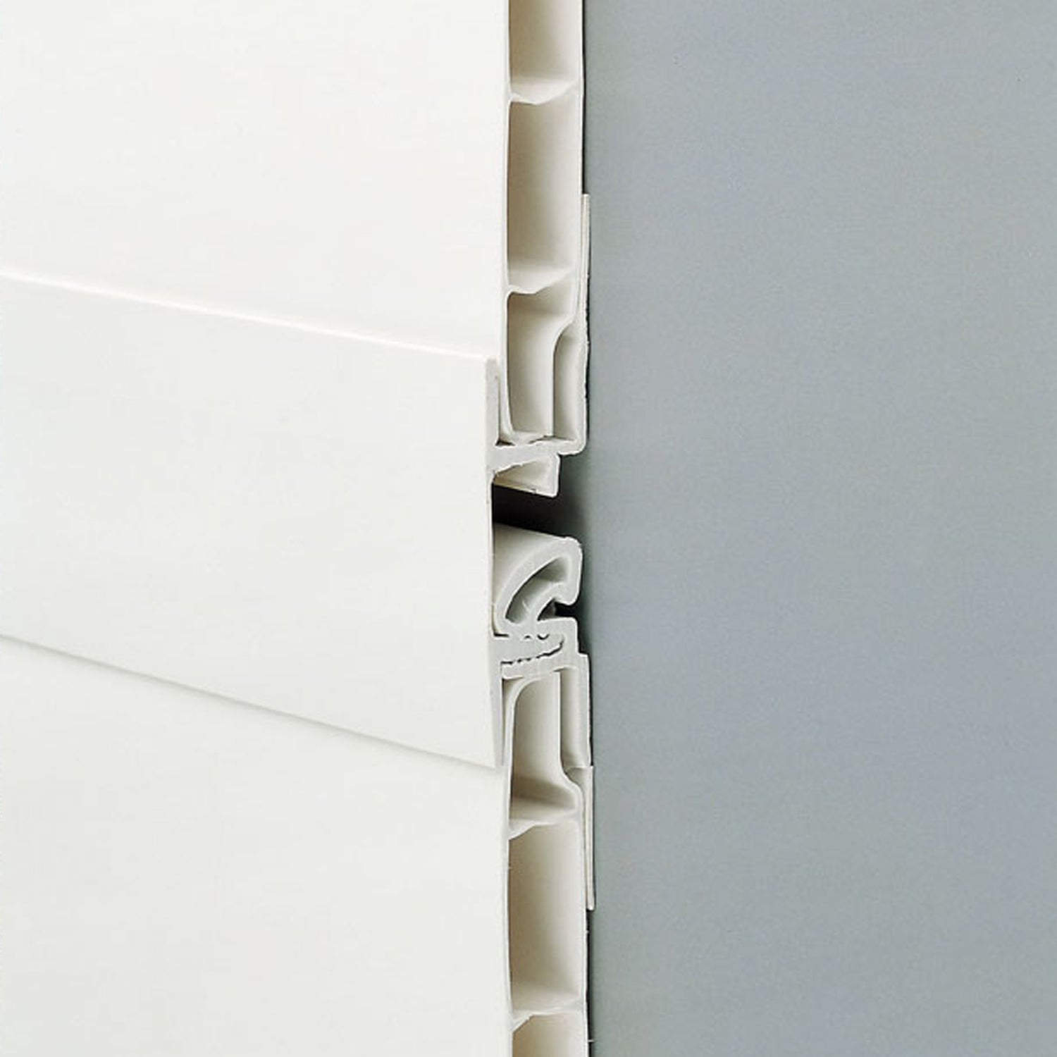 Finishing profile - Blade connector