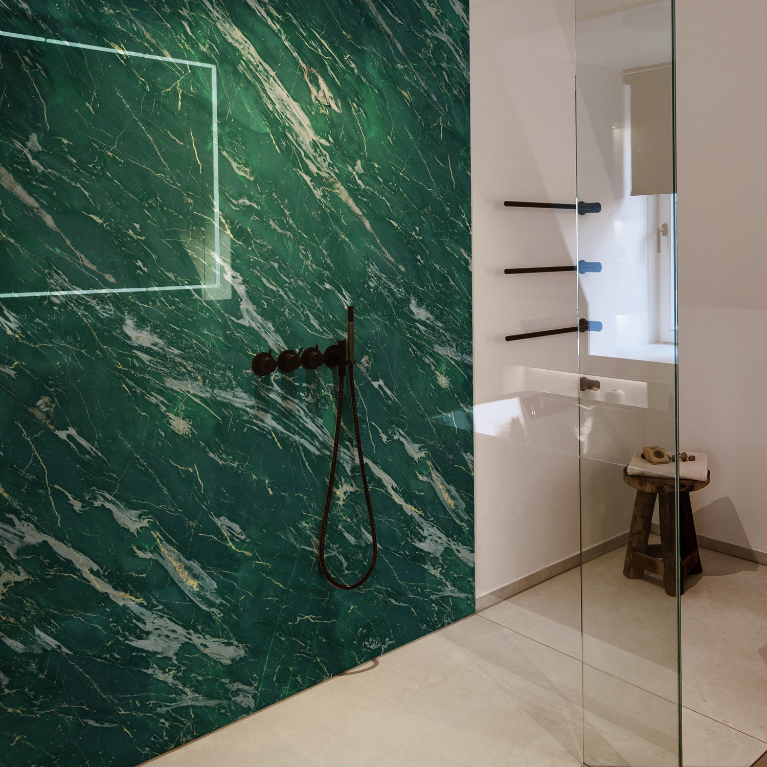 3D cladding in glossy green marble
