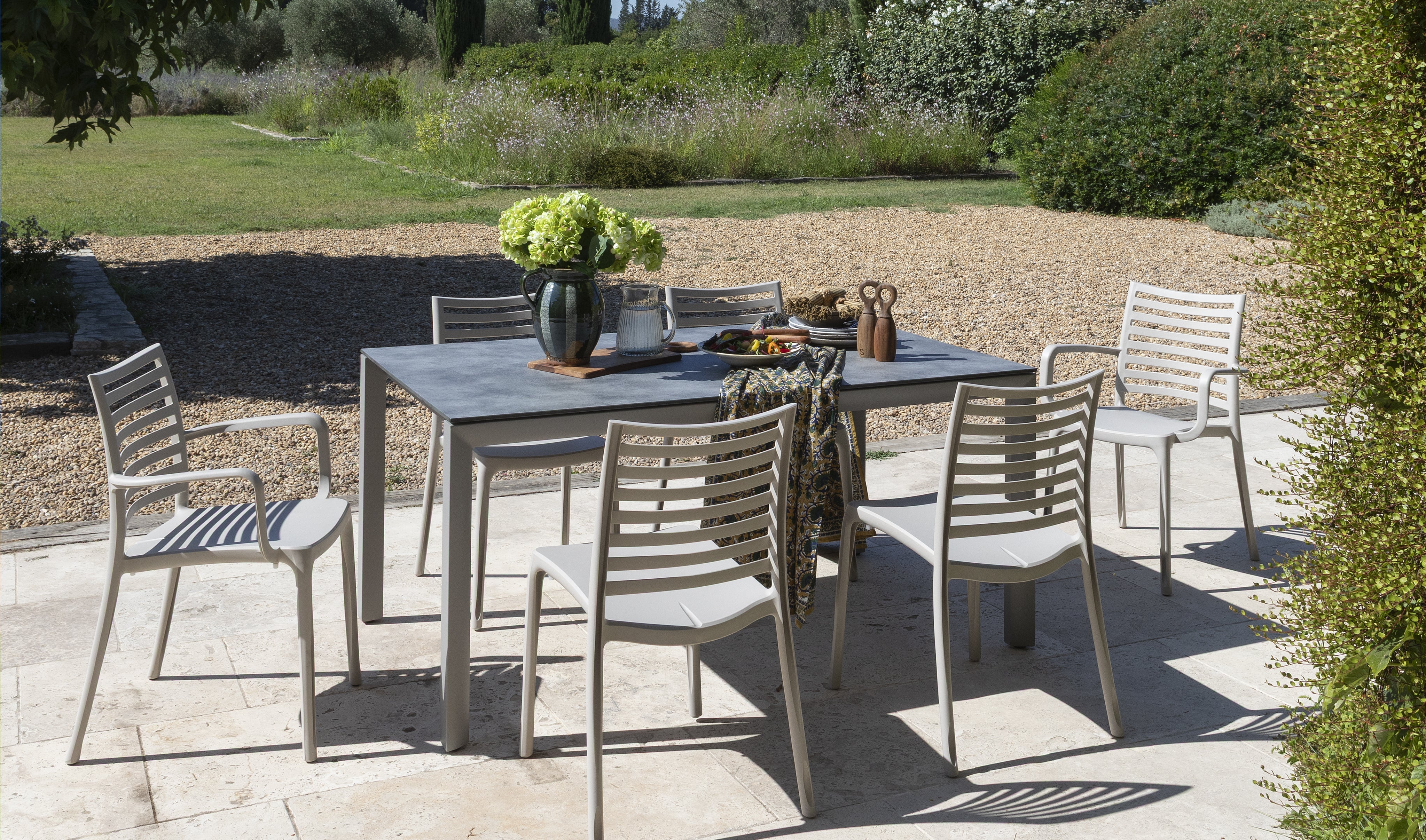 Table de jardin