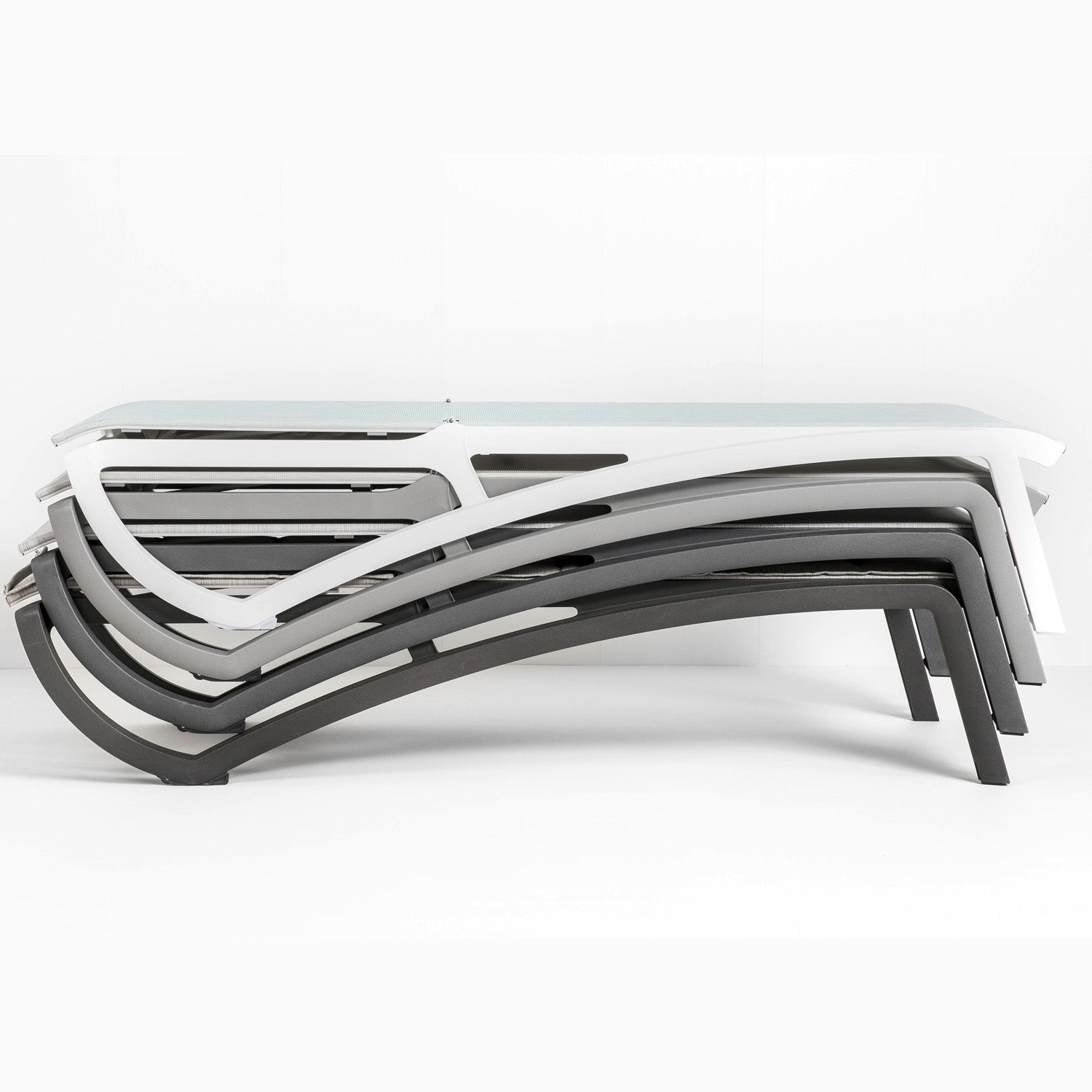 Relax: descanso en el jardín o en la piscina Sunset