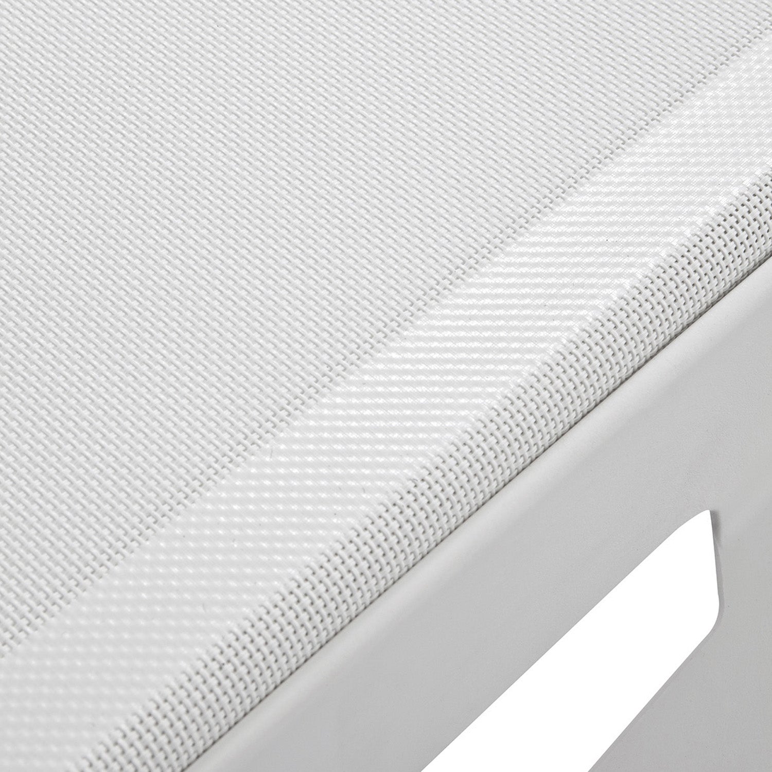 Relax: descanso en el jardín o en la piscina Sunset