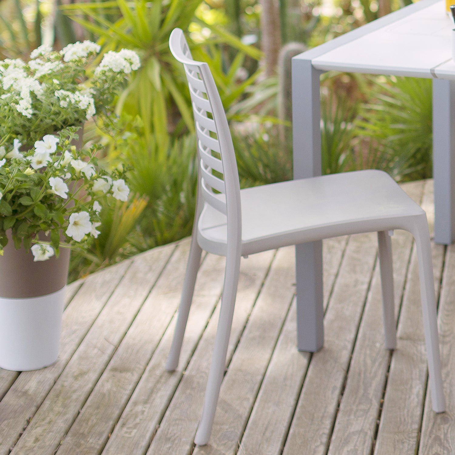 Lot table EDEN 133 x 87 cm + 3 chaises & 3 fauteuils Sunday