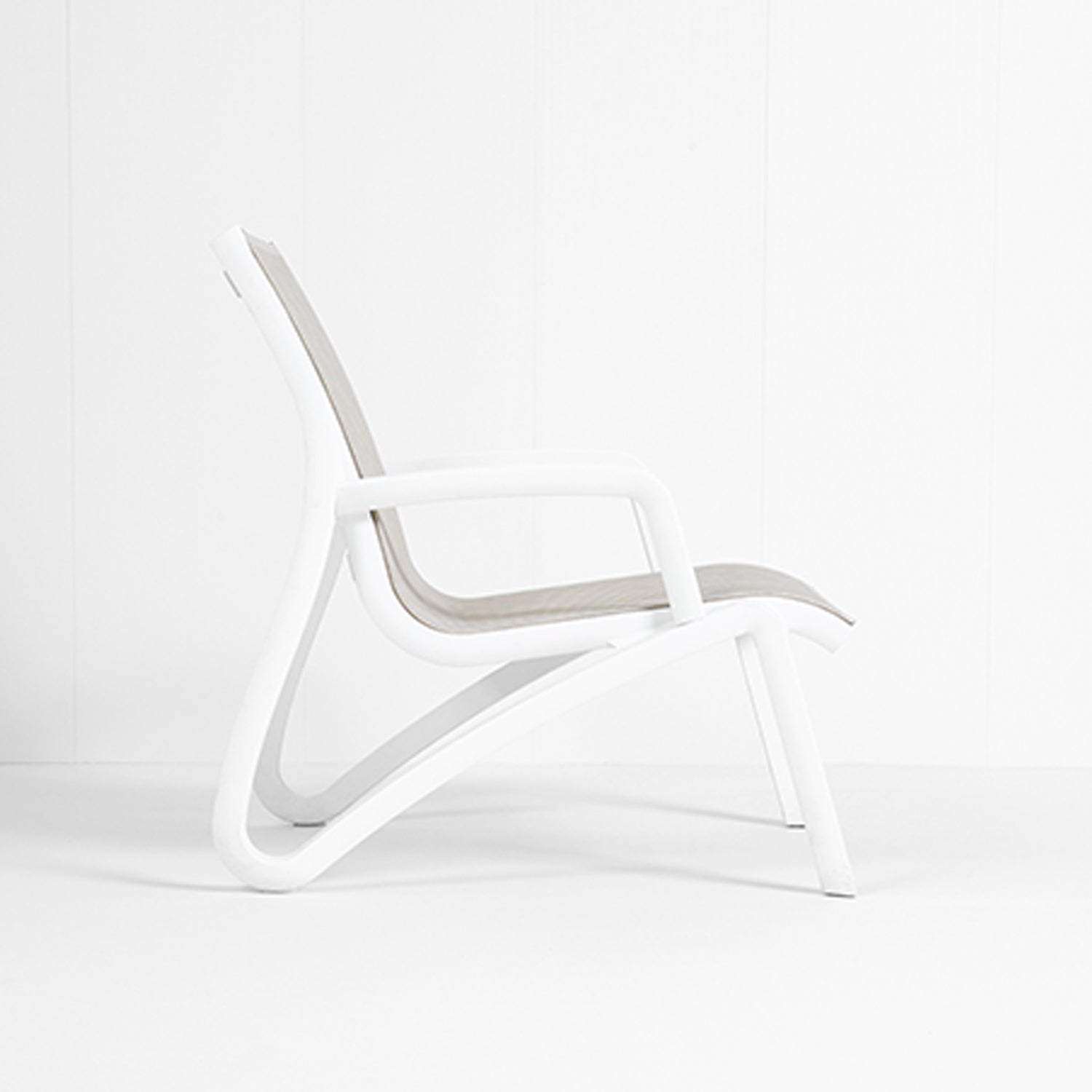 Fauteuil bas d'extérieur contemporain Sunset