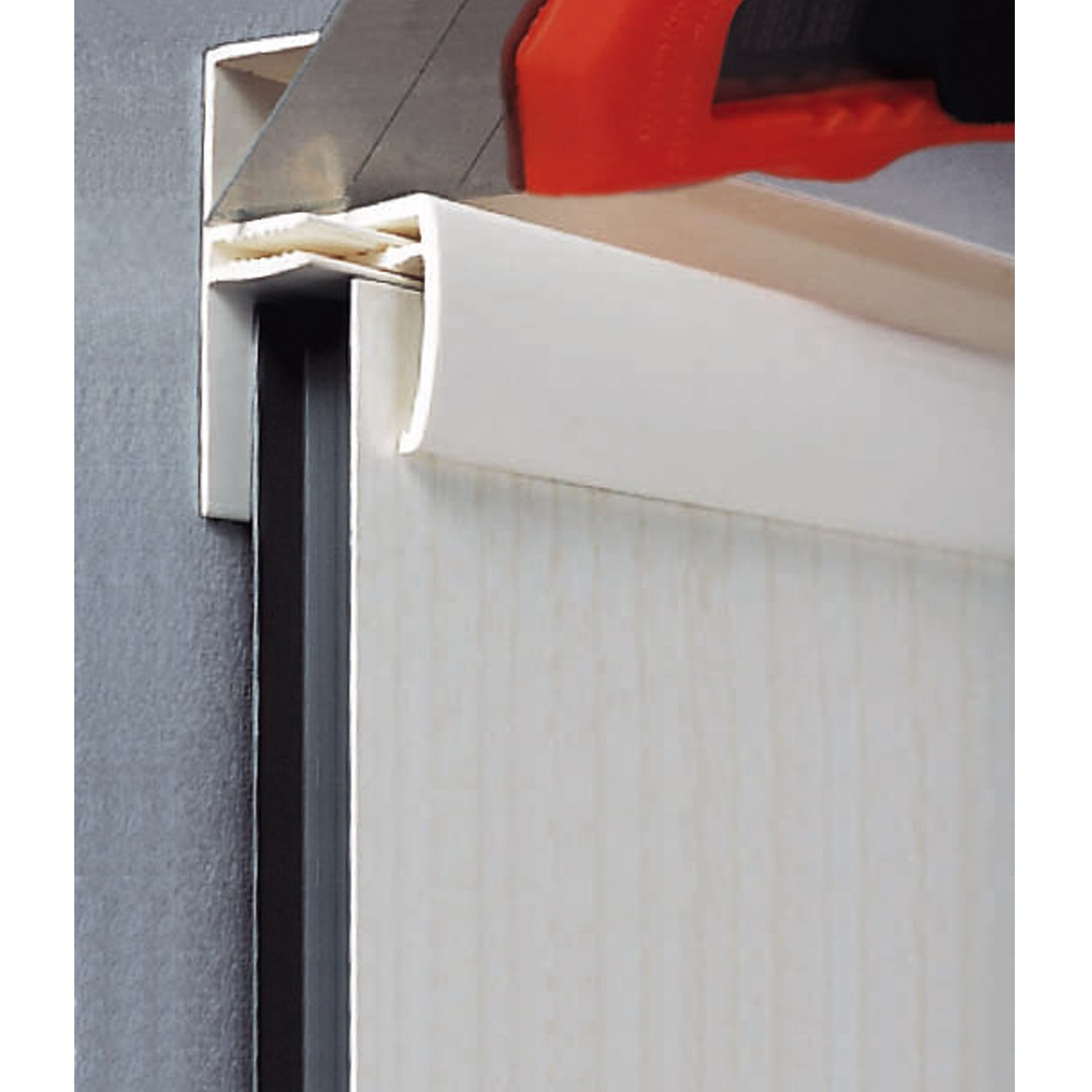 Profil de finition multi fonctions mur et plafond