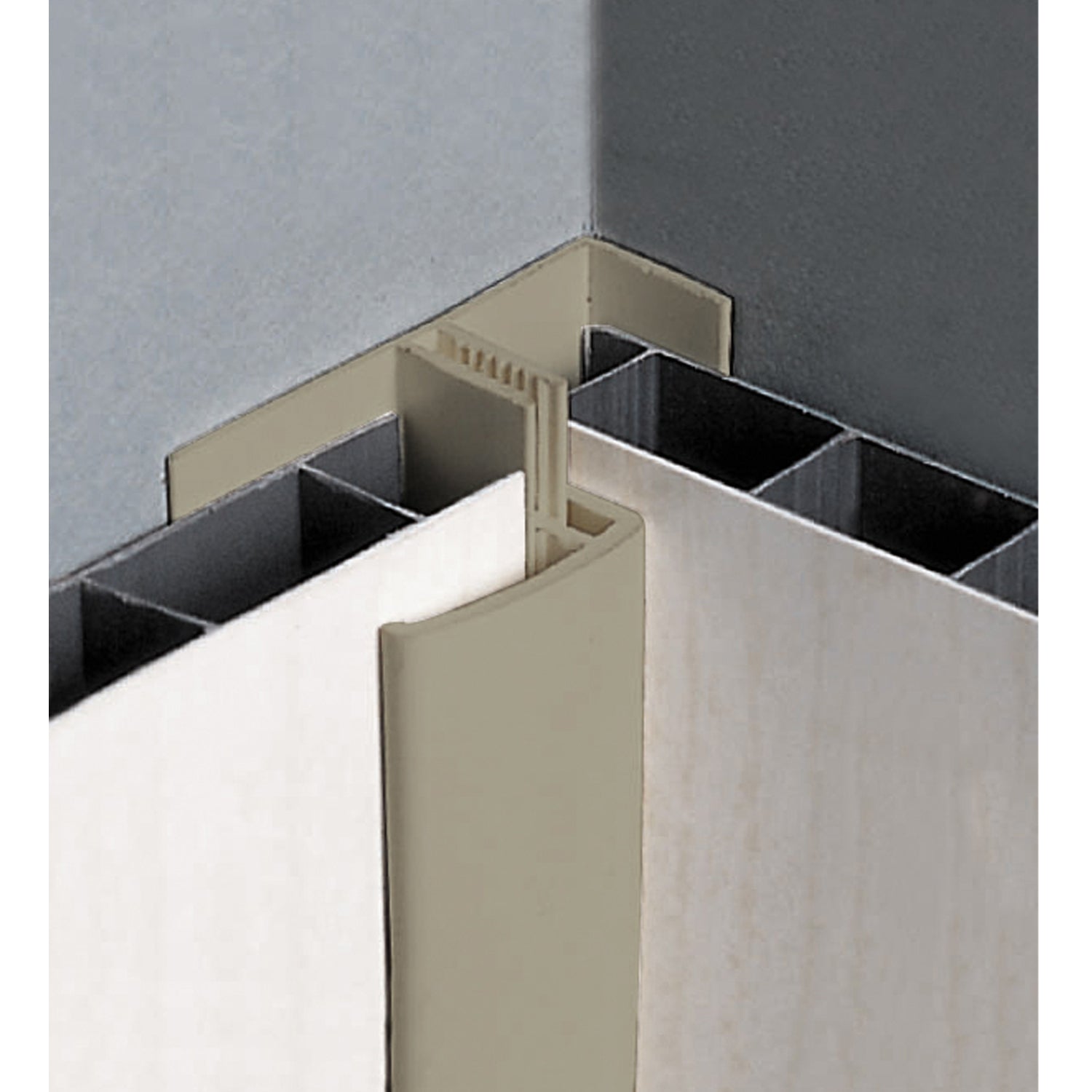 Profil de finition multi fonctions mur et plafond