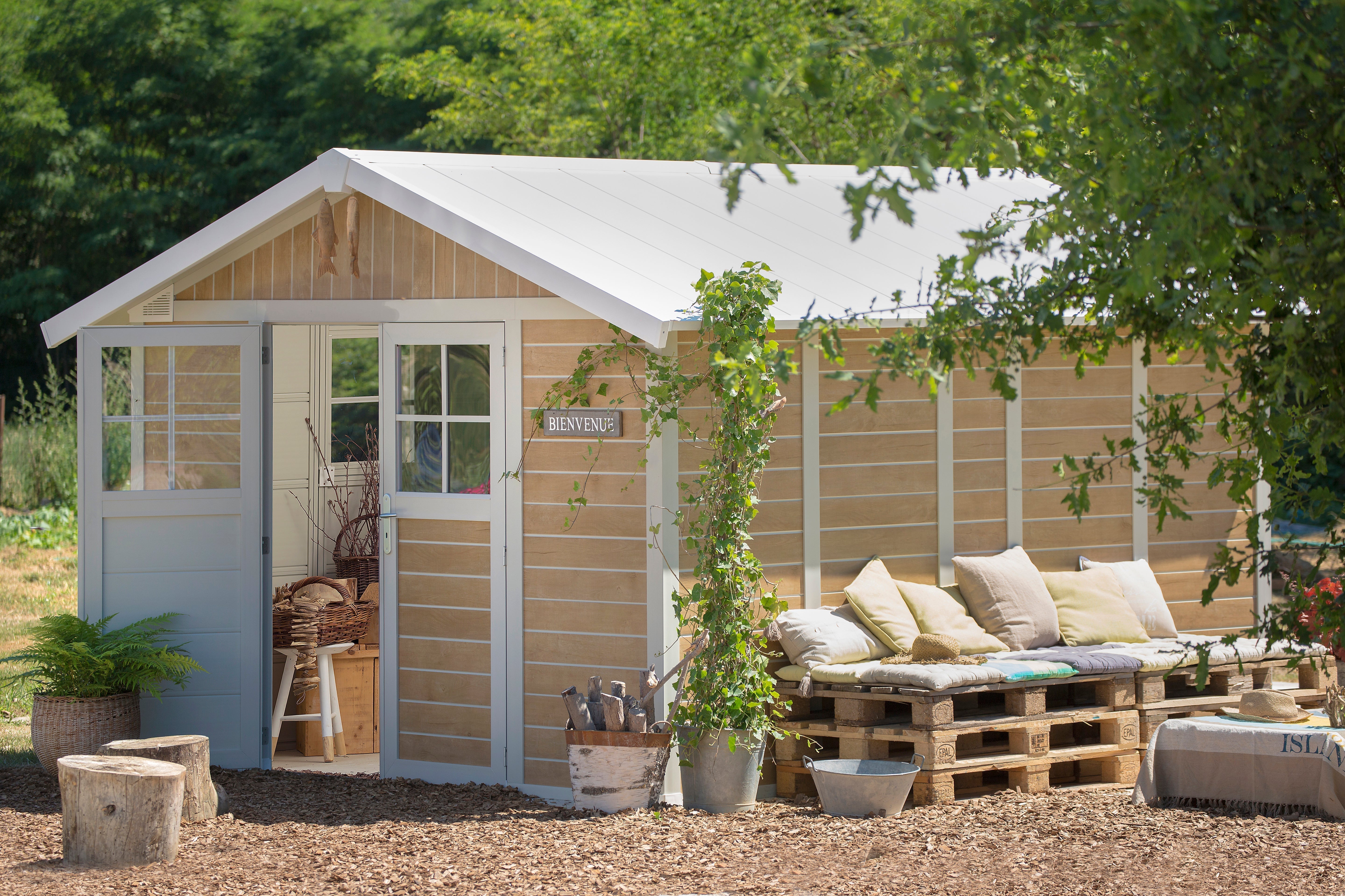 Maintenance-free garden shed: why is PVC the ideal solution for homeowners?
