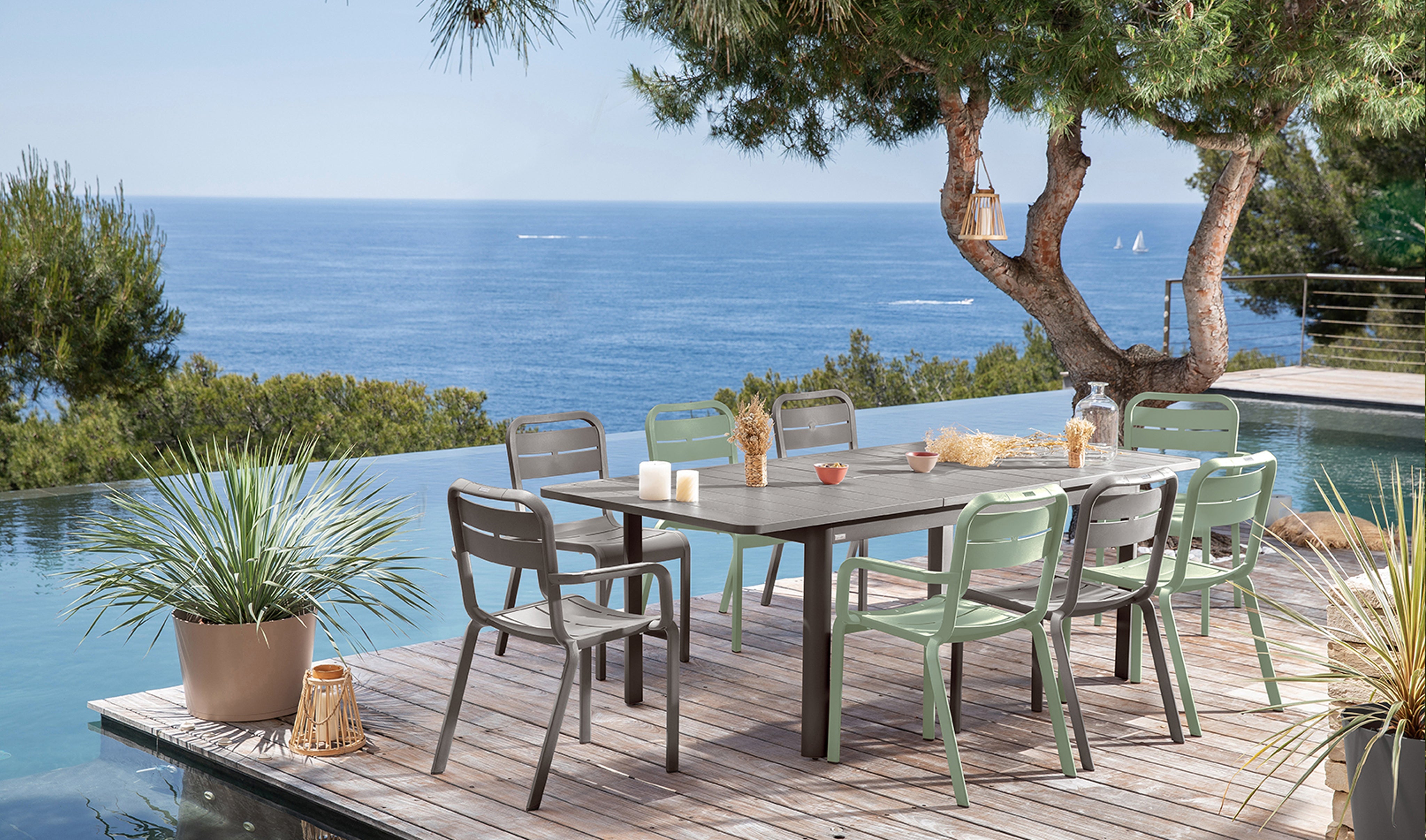 Aluminum garden table