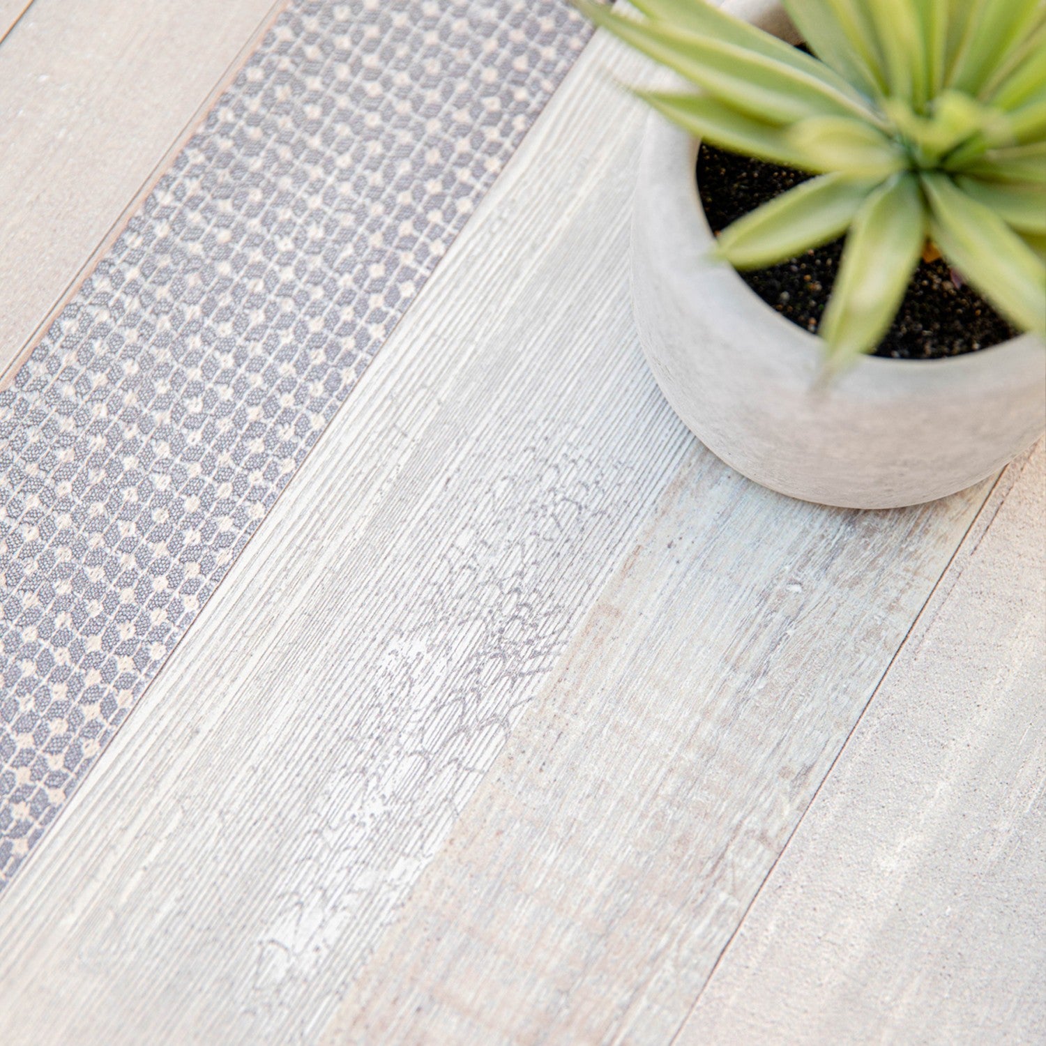 Light Patchwork rectangular garden table 165 x 100 cm