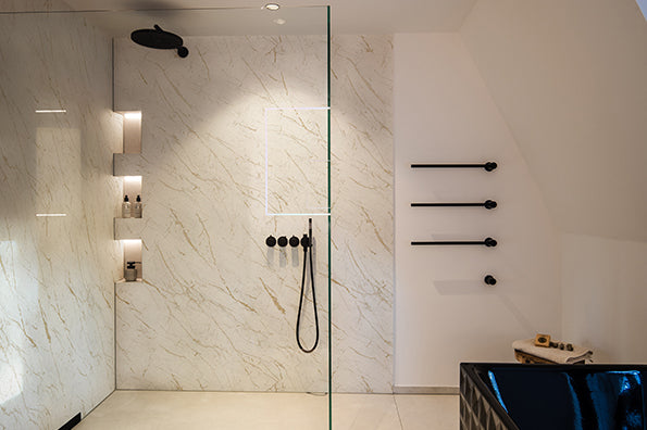 Cabina de ducha: revestimiento de PVC, una alternativa al alicatado