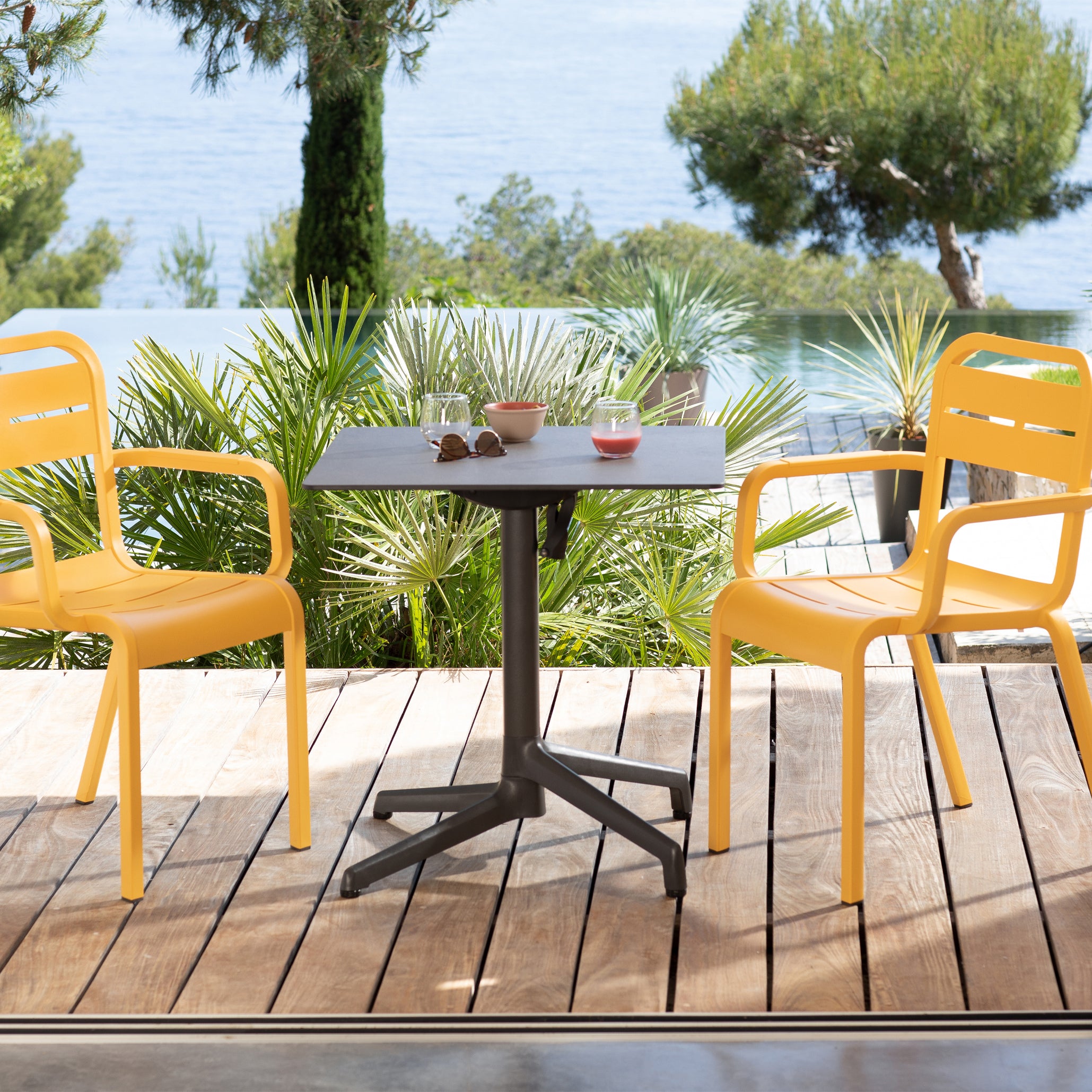 #color_amarillo indio